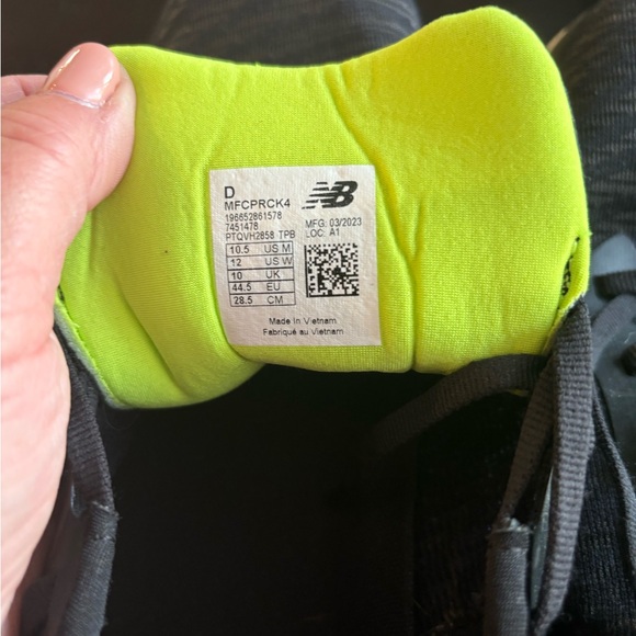 Men’s new balance running sneaker - Picture 5 of 5